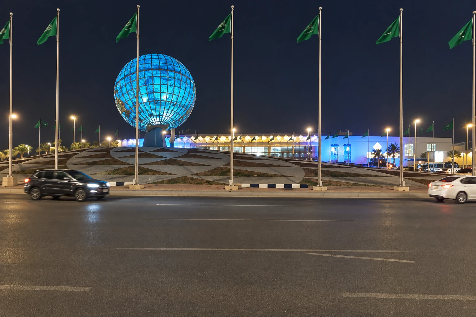 كرة مضيئة ضمن المشهد الخارجي